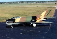 Самолет МиГ-19 фото