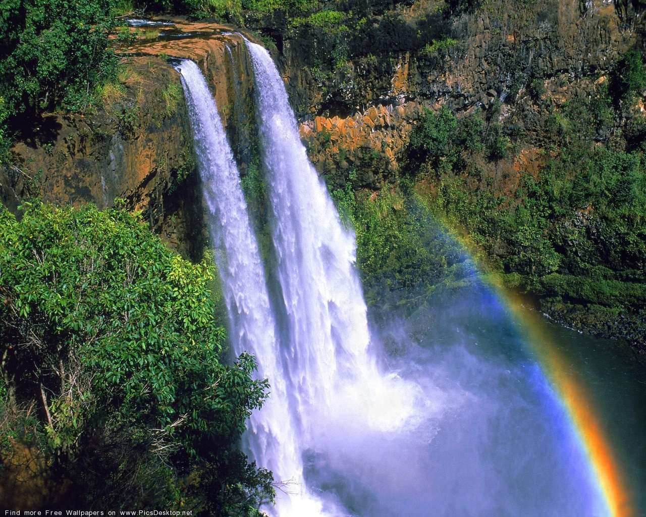 Водопад с радугой